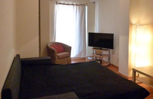 Khalkis Apartment | Homely Spacious Studio
