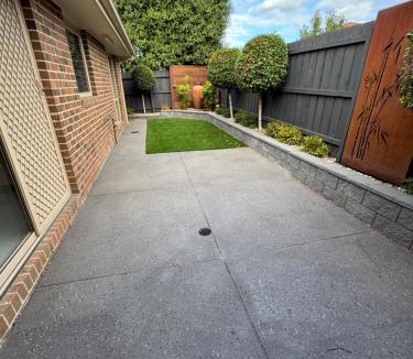Bundoora House | Homestay - Double-Bedroom for Rent Bundoora
