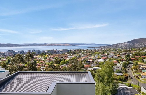 Mount Stuart House | Hooper House - Stylish Character Home