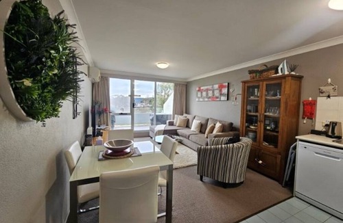Jindabyne Apartment | Horizons 214 Beautiful self-contained lakefront studio apartment: Couples Only