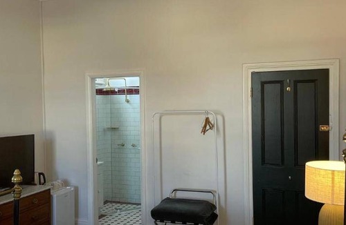 Uralla Hotel | Hotel ∙ 2 bedrooms ∙ 4 guests