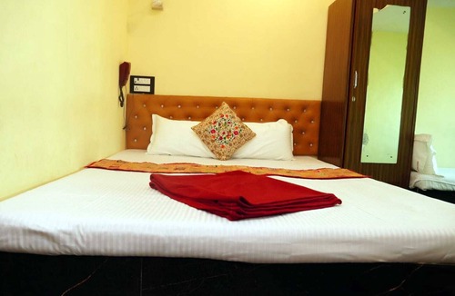 Vashi Hotel | Hotel Golden Plaza