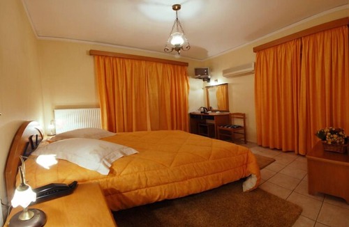 Pyrgos Hotel | Hotel Marily