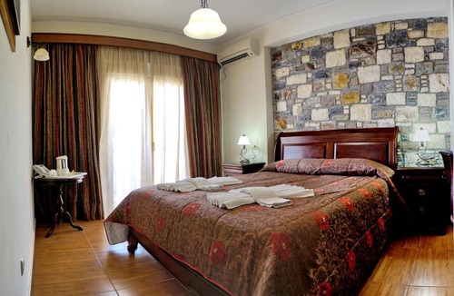 Plomari Hotel | HOTEL VICKY II
