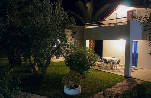 Paralio Astros House | houdis House - Family House with Garden and Pool