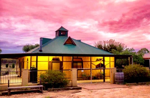 Coonabarabran House | House ∙ 1 bedroom ∙ 5 guests