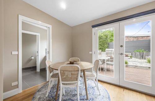 Golden Point House | House ∙ 3 bedrooms ∙ 6 guests
