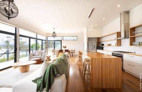 North Bruny House | House ∙ 3 bedrooms ∙ 8 guests