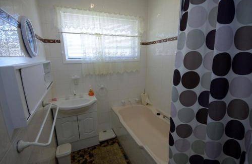Toukley House | House ∙ 3 bedrooms ∙ 6 guests