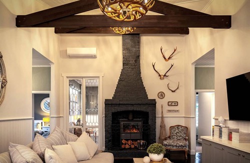 Trentham House | House ∙ 3 bedrooms ∙ 6 guests