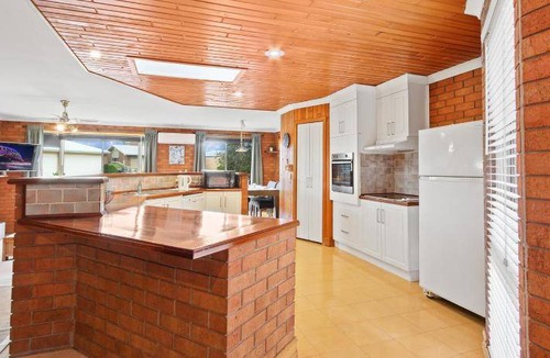 Lakes Entrance House | House ∙ 4 bedrooms ∙ 12 guests