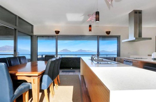Hawks Nest House | House ∙ 4 bedrooms ∙ 8 guests