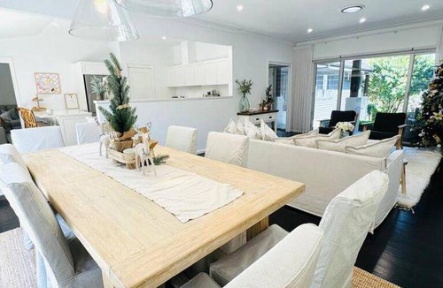 Merewether Heights House | House ∙ 5 bedrooms ∙ 12 guests