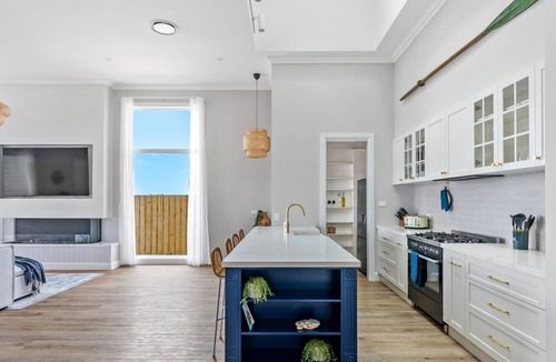 Catherine Hill Bay House | House on Catho and Moonee beach. SPECIAL BOOK 2 NIGHTS STAY 3*