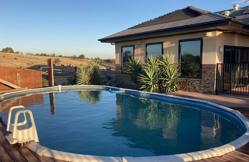 Redcastle House | House On The Hill - Heathcote Getaway