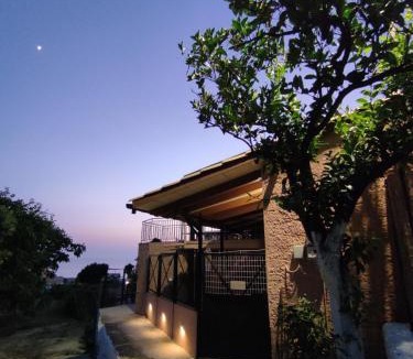 Paramonas Apartment | House Theofilos