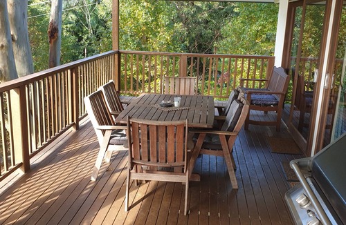 Ewingsdale House | House with large saltwater pool fabulous views firepit on acreage close to Byron