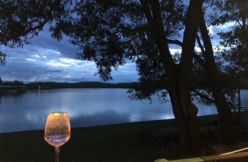 Lake Bennett House | How's the serenity! El Be lakeside bungalow