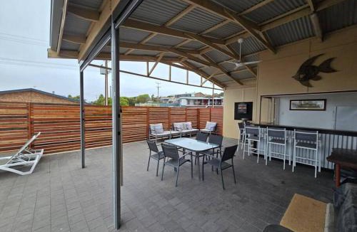 Lake Wangary House | Howsthaserenitee - 3BR house with bay views