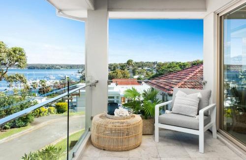 Burraneer House | Huge Bayside Luxury Resort-Style Home with Pool