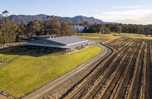 Pokolbin Resort | Hunter Valley Resort, Hunter Farm Adventure Centre & 4 Pines at the Farm