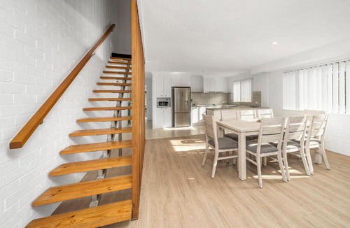Huskisson Apartment | Husky 56 Beachfront Villa's - great location on the beach