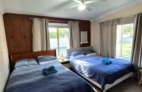 Huskisson Hostel | Husky Hangout - Close to everything - Pet Friendly