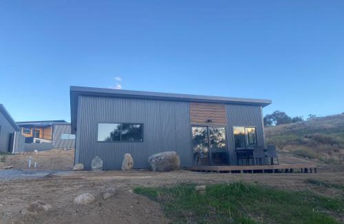 East Jindabyne House | Hygge Eco Cabins Beautiful New Cabins with Amazing Views