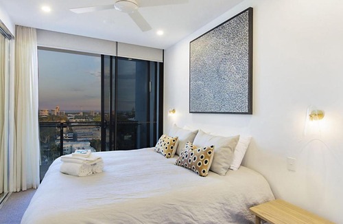 Coolangatta Apartment | ICONIC UNIT 1504 - BRAND NEW BEACHFRONT APARTMENT IN KIRRA COOLANGATTA