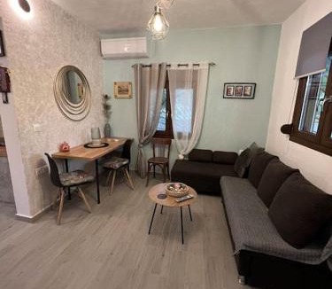 Vlachiana House | Ideal House with Private Pool & Parking