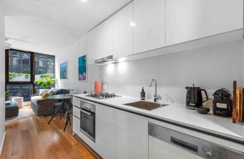 Newstead Apartment | Ideally Located 2bed 2Bath Free Parking in Heart of Newstead