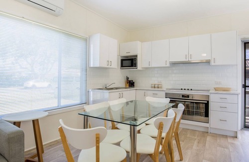 Culburra Beach House | Idle Hours - Pet Friendly - 5 Mins Walk to Beach