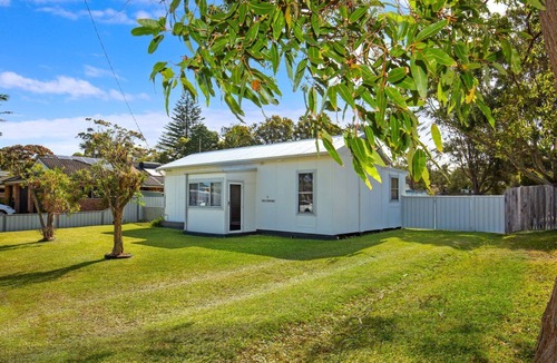 Culburra Beach House | Idle Hours - Pet Friendly - 5 Mins Walk to Beach