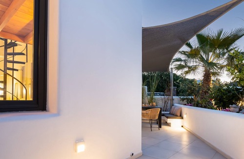 Vourvoulos Villa | iL Fagiolo | Suite 3 | Hot Tub | Privacy