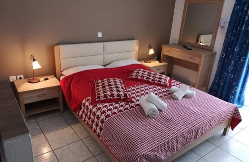 Chrisi Akti Apartment | Ilion studios