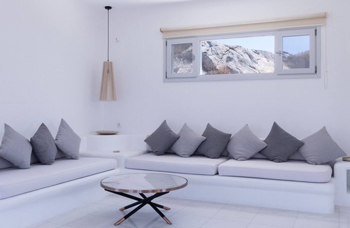 Mikri Vigla Villa | Immaculate large fully equipped villa for 8. Panoramic sea views in Mikri Vigla