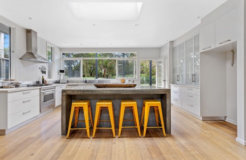 Shoreham House | In Shoreham, stunning Beach House, 5min walk to beach, huge capacity, sleeps 16
