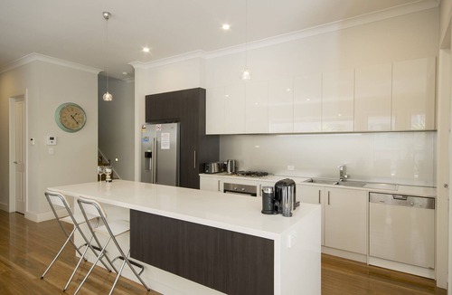 Glenelg House | In the Heart of Glenelg at Gordon St Villas