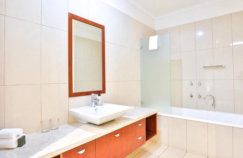 Mildura Central Business District Apartment | Indulge Apartments - Langtree