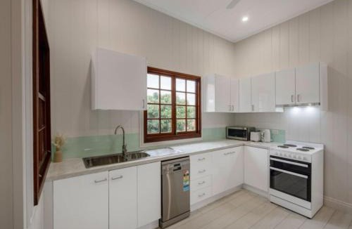 Highgate Hill House | Inner City 6BR Family friendly House Highgate Hill