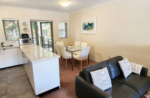 Redfern Apartment | Inner City Apartment - Moments to the City Centre