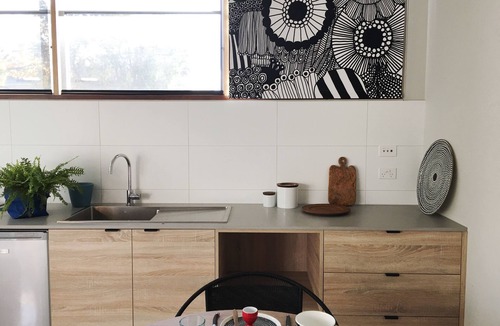 Footscray Apartment | Inner city garden studio in the heart of Footscray