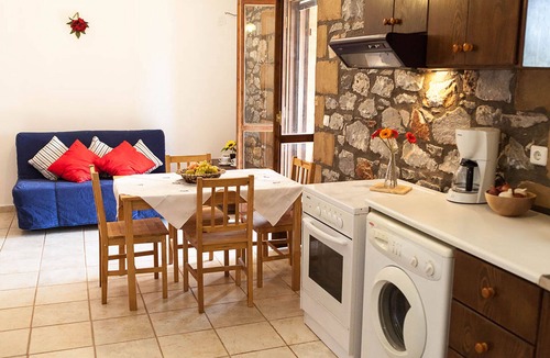 Lefktron Villa | Io Villa 1 a little stone castle