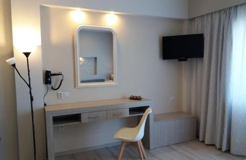 Karlovassi Apartment | Irida Studios