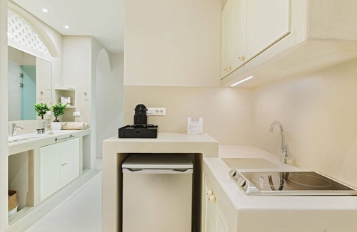 Paleopolis House | Iris Suite by Casa Di Fiori Andros Suites