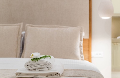 Paleopolis House | Iris Suite by Casa Di Fiori Andros Suites