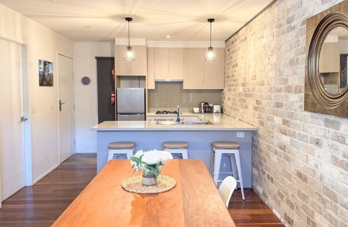 Lake Crackenback Ski Chalet | Iron Bark Chalet is a spacious, deluxe one-bedroom chalet.