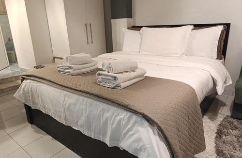 Agios Pavlos Apartment | Isalos Trykonos Garden Thessaloniki - Central Oasis with free parking