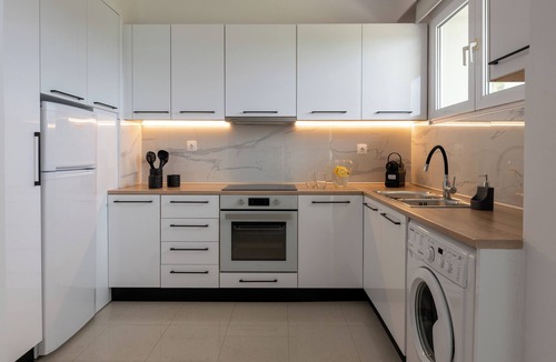 Petaloudes Apartment | Island Hills- Sunshine, Apartment
