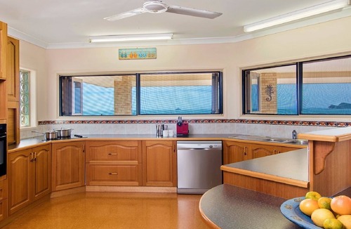 Hideaway Bay House | 'IslandView' The Perfect Holiday Home